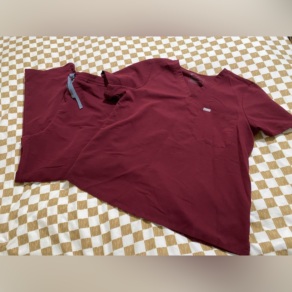 2XL BURGUNDY FIGS SCRUBS